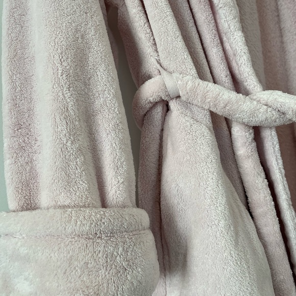 Soft Pink Plush Robe - Picture 3 of 4